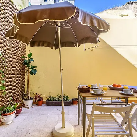 Apartment Cozy Flat With Terrace